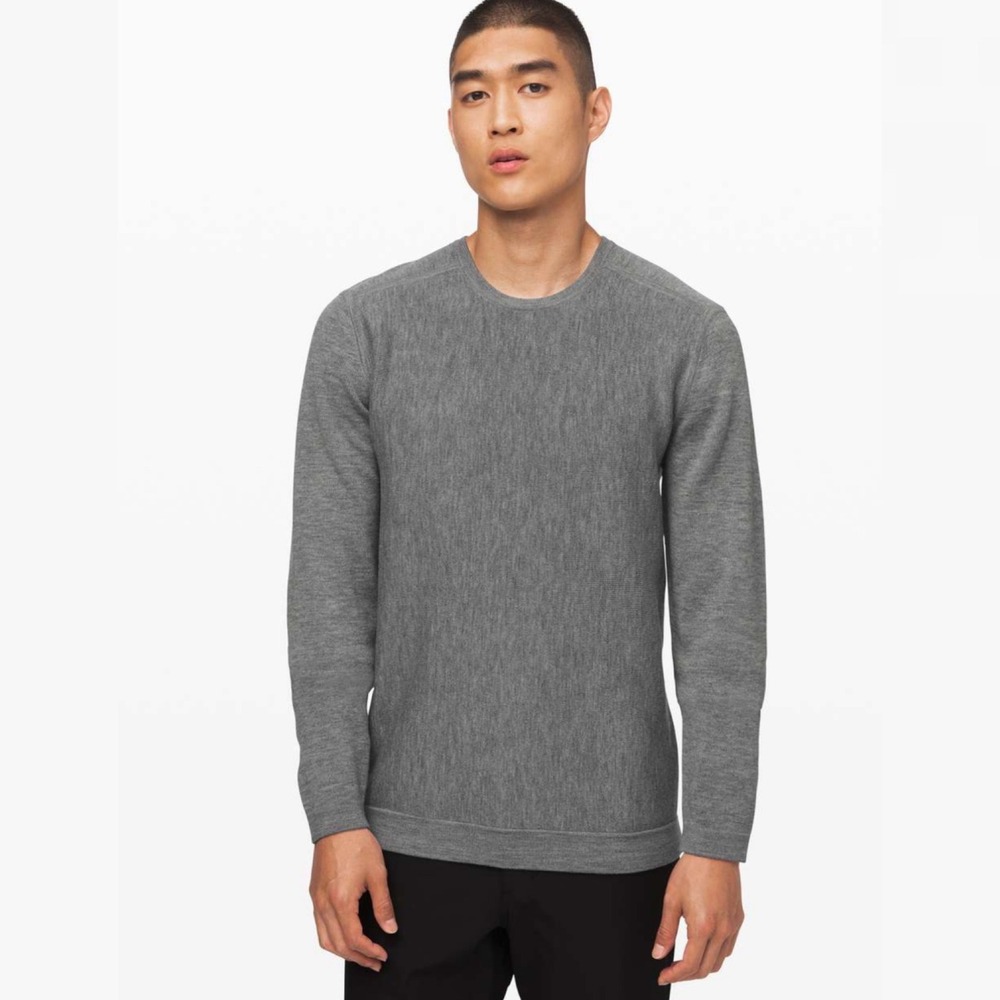 Lululemon Mens Alpine Air Crew 100% Merino Wool Sweater Grey Knit Size Medium